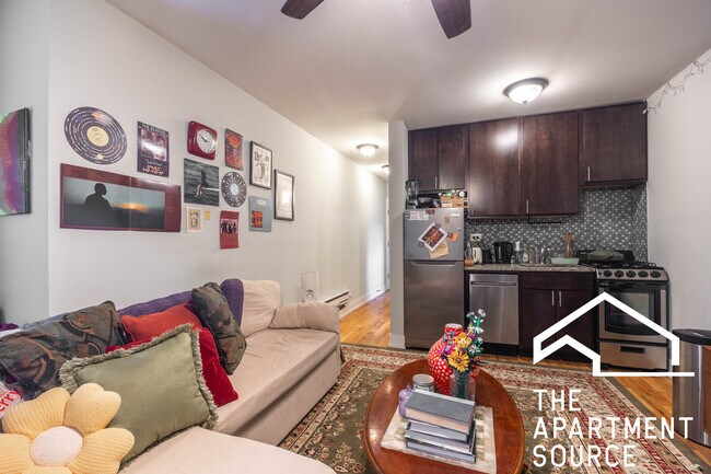 Foto del edificio - 809 W Cornelia Ave