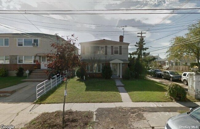 Building Photo - 97-2 159th Ave