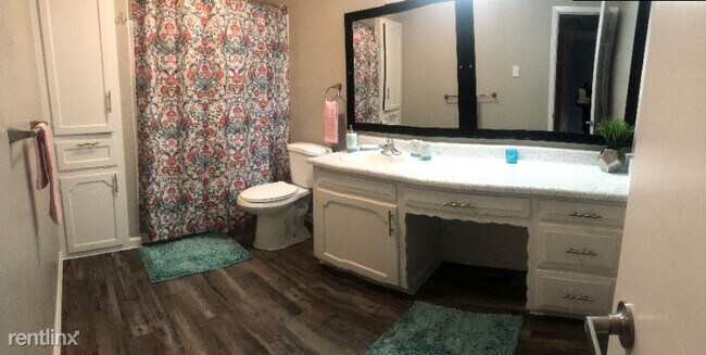 Building Photo - 1 br, 1 bath Apartment - 825  NORWOOD DR