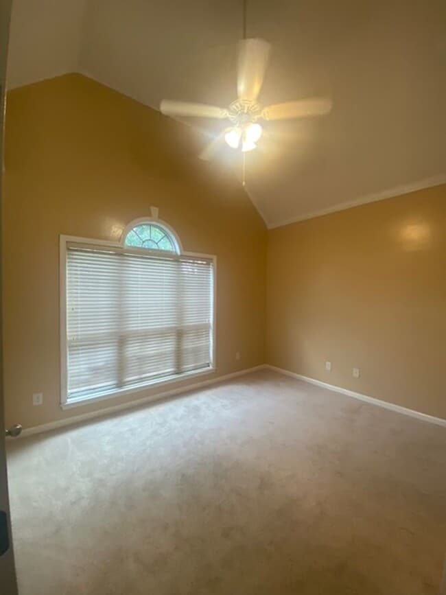 Building Photo - 114 Hidden Creek Cove