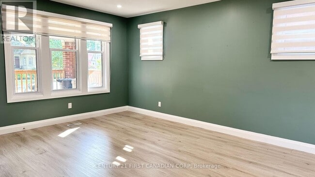 Photo du bâtiment - 693 Colborne St