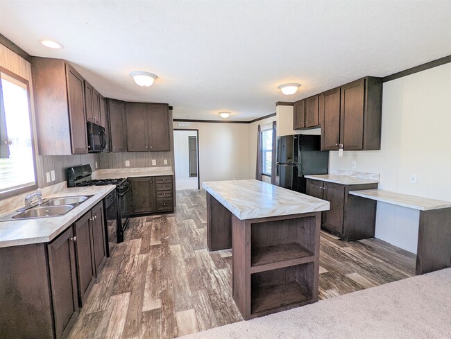 Building Photo - 9132 Windward Dr