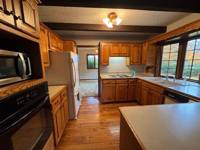 Foto del edificio - 21635 SW Elwert Rd