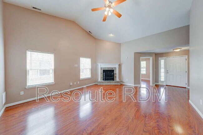 Building Photo - 2665 Foxbriar Pl