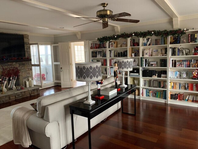 Foto del edificio - Luxury Living near Riverchase Golf Courses!