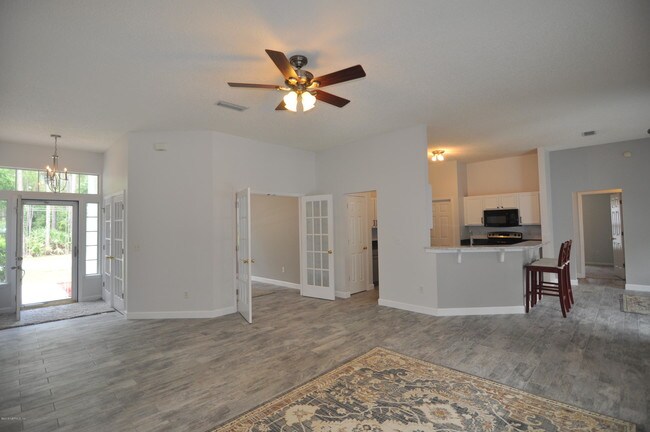 Building Photo - 825 Southern Belle Dr E