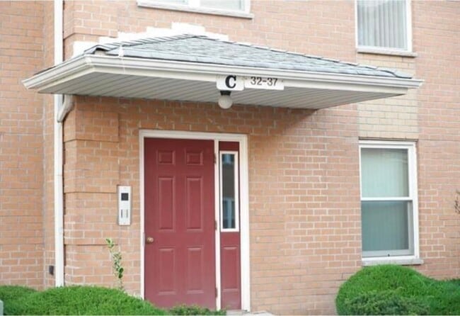 Building Photo - 32 Riverview Ct