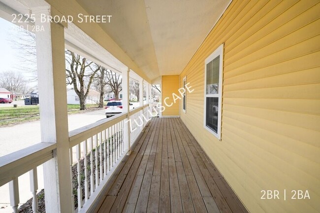 Building Photo - 2225 Broad St