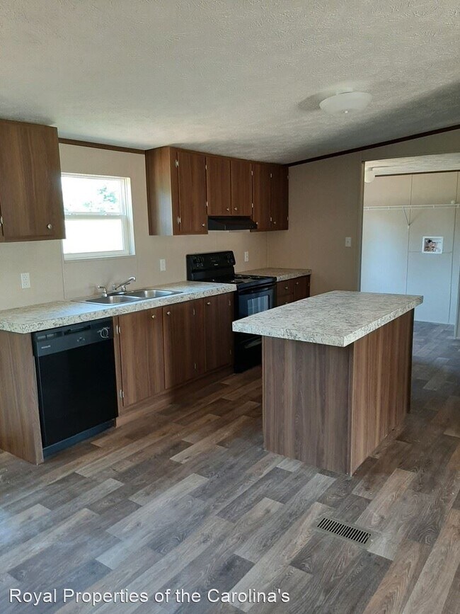 Foto del edificio - 3 br, 2 bath House - 110 Foster Ferry Dr.