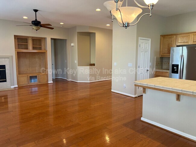 Foto del edificio - 4725 Dandelion Loop