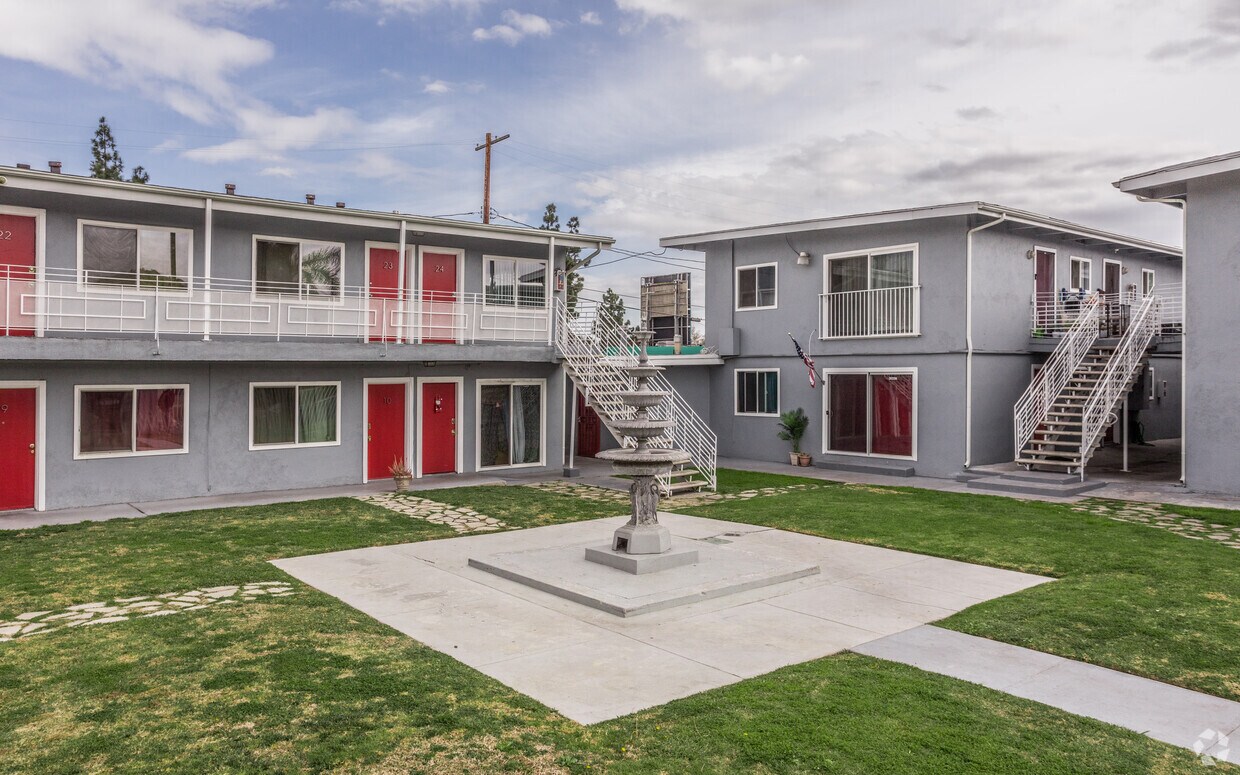 Palmyra Villas Apartments in Los Angeles, CA Westside Rentals