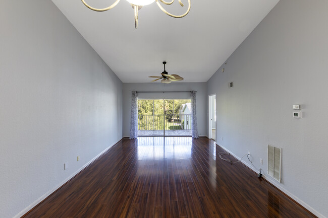 Open floor plan w/ laminate floors - 3245 Cypress Glen Way