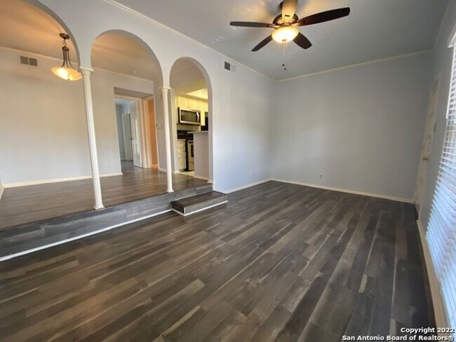 Foto del edificio - ONE BEDROOM CONDO ALAMO HEIGHTS