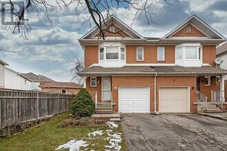 Building Photo - 4 Thornlodge Dr