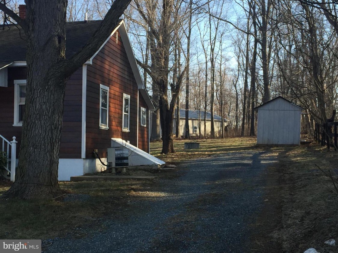 Primary Photo - 12060 Axline Rd