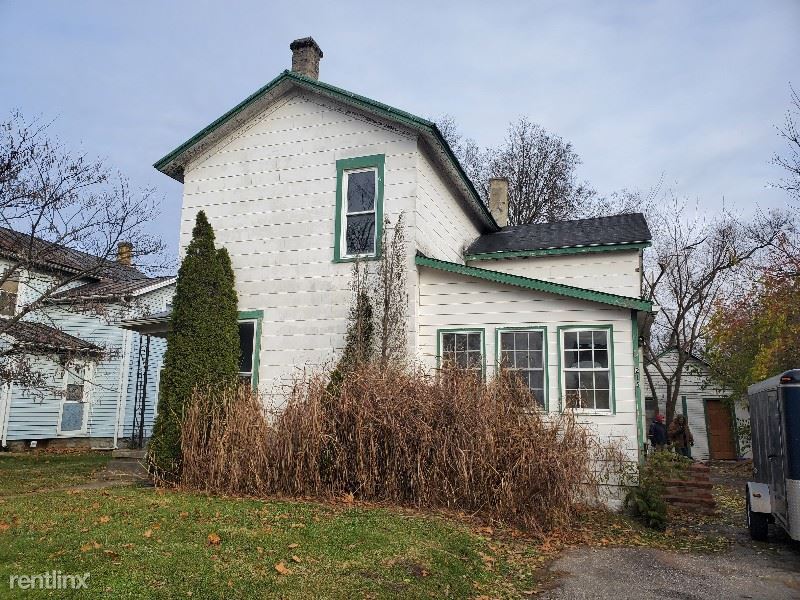 3 Br 2 Bath House 215 E Xenia Dr House For Rent In Fairborn Oh Apartments Com