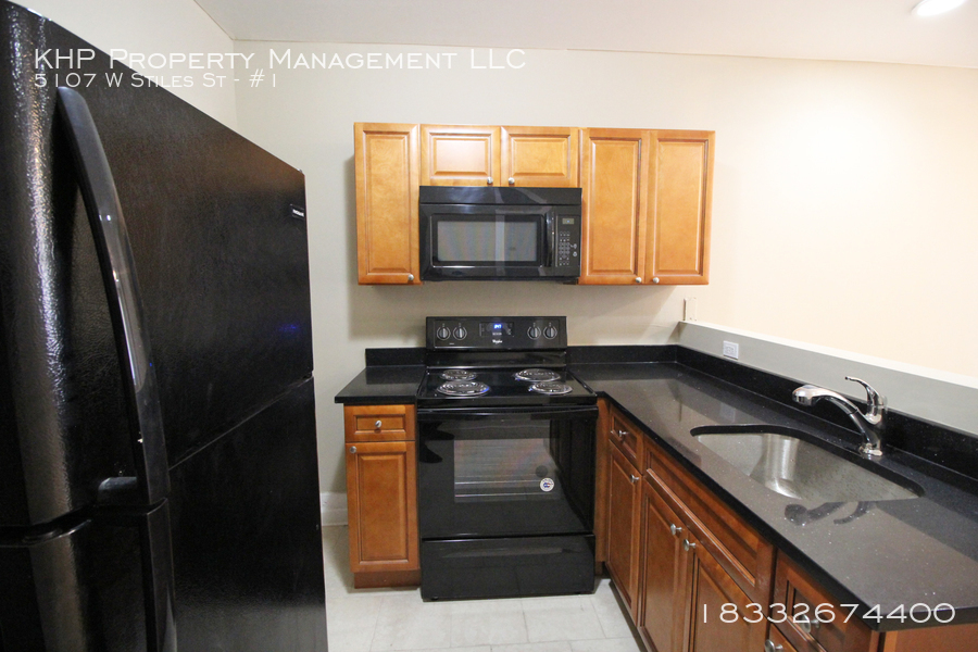 Foto principal - 5107 W Stiles St