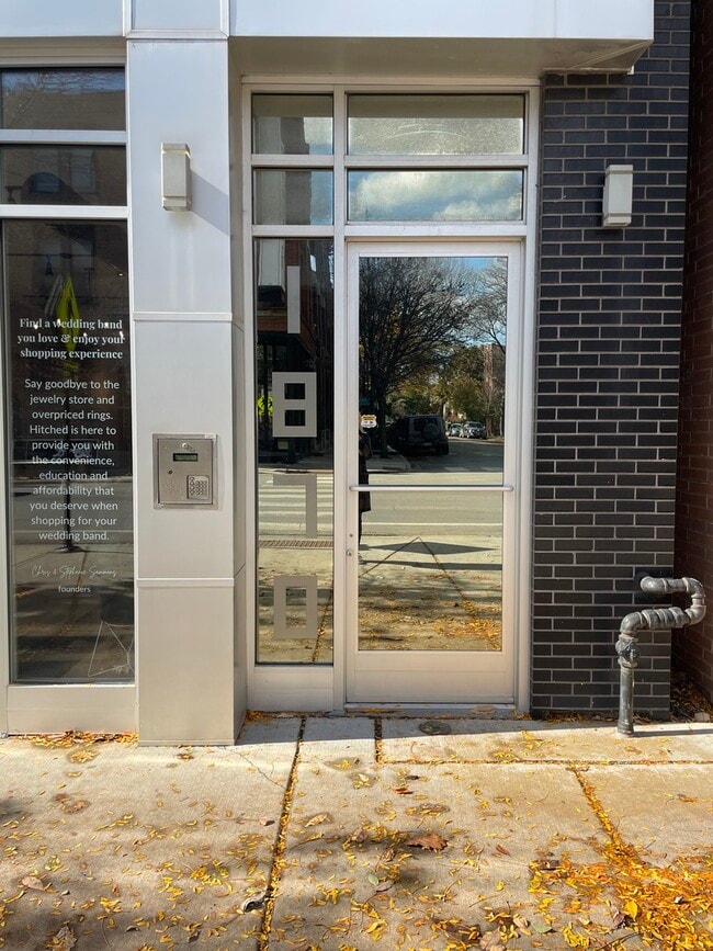 Foto del edificio - 1870 N Damen Ave