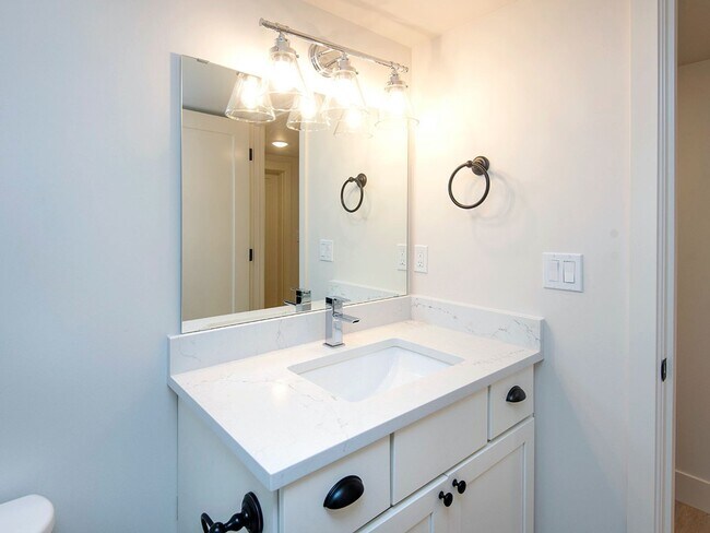 Building Photo - New Duplex in Loyal Heights