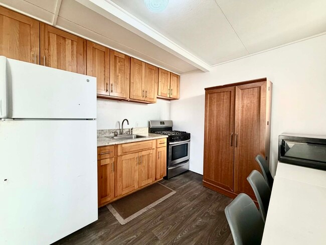 Foto del edificio - 1576 Elua St