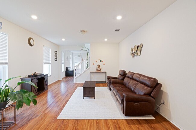 Foto del edificio - 2950 E Old Settlers Blvd