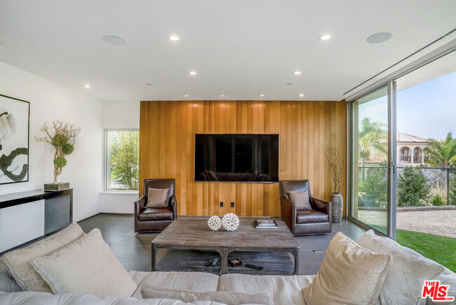 Foto del edificio - 3100 Mountain View Ave