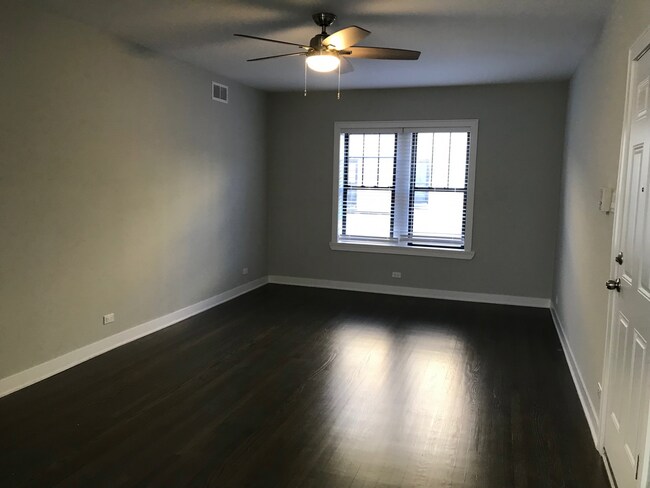 Foto del edificio - 1954 W Wilson Ave