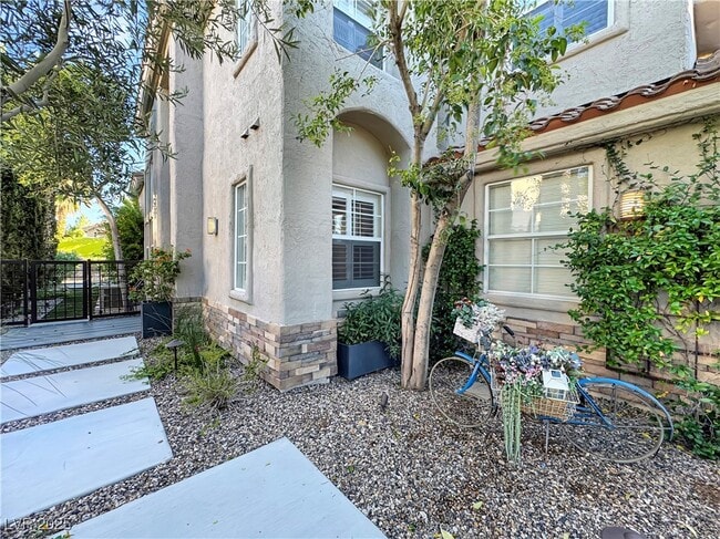 Building Photo - 1352 Fox Acres Dr