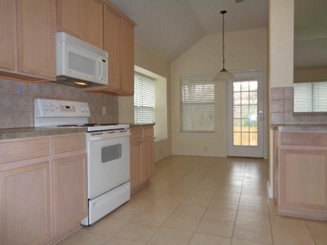 Foto del edificio - 3706 Balsam Fir Dr