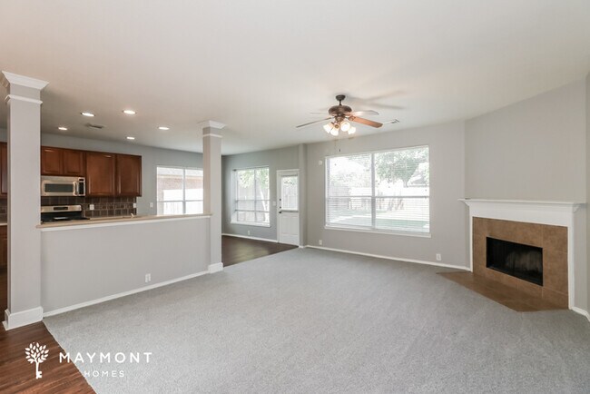 Foto del edificio - 17322 Megan Springs Dr