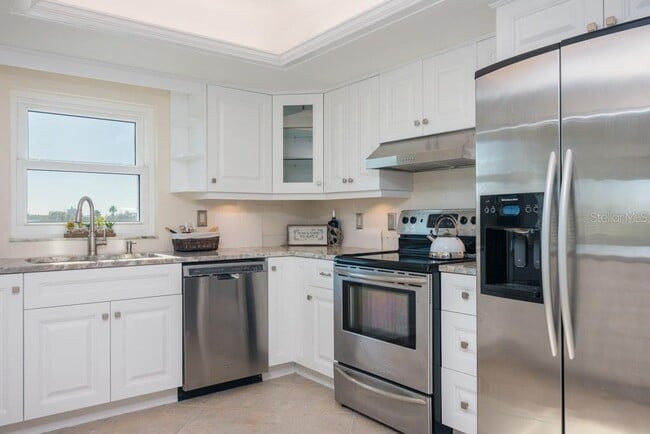 Building Photo - 160 Columbia Dr