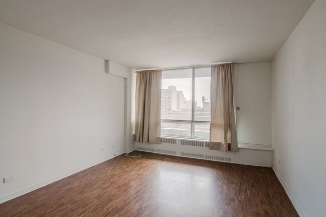 Photo du bâtiment - 1975 Maisonneuve Blvd W