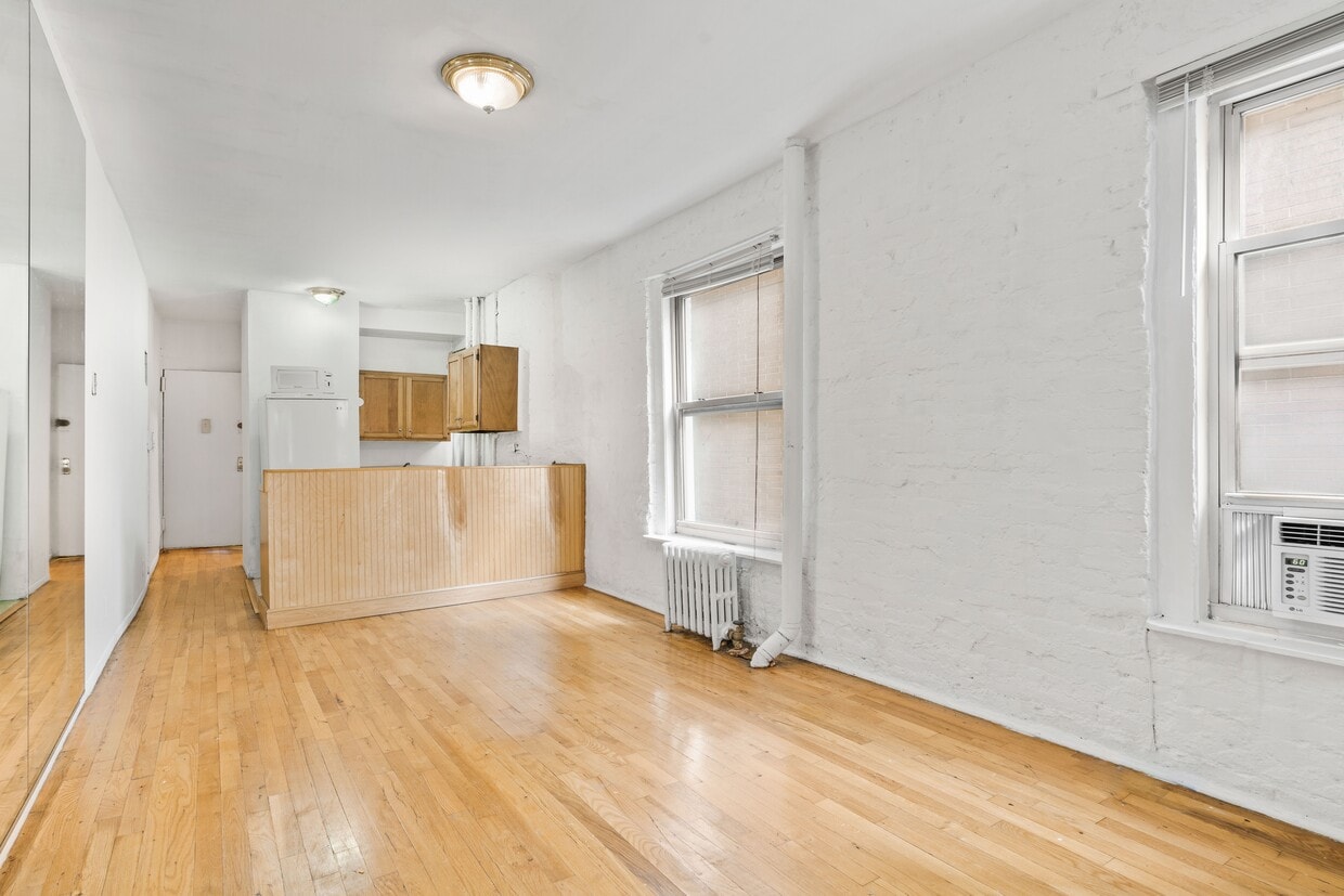 One Bedroom Apartment Ripe for Rent.. Townhome Rentals in New York