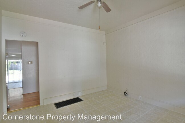 Building Photo - 2 br, 1 bath House - 1026 W Julian St