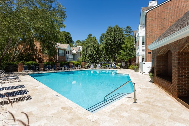 Building Photo - Dunwoody Ridge