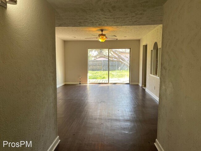 Building Photo - 3 br, 2 bath House - 2633 Santa Anna Drive