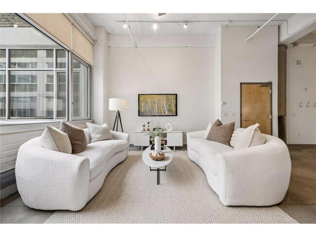 Foto del edificio - 700 N Washington Ave