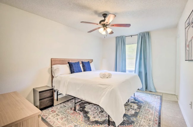 Photo - 416 40th St E House