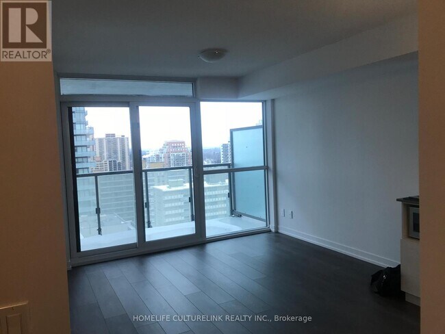 Photo du bâtiment - 125 Redpath Ave