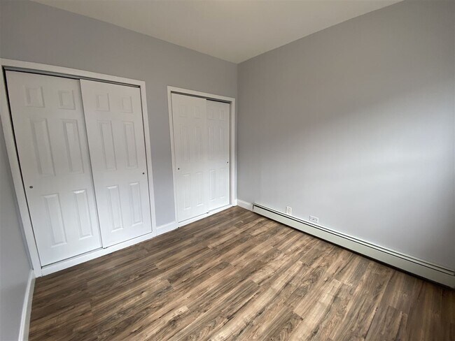 Foto del edificio - 49 Clarke Ave