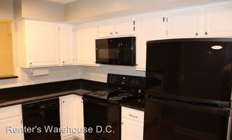 Building Photo - 3801 Ridge Knoll Ct