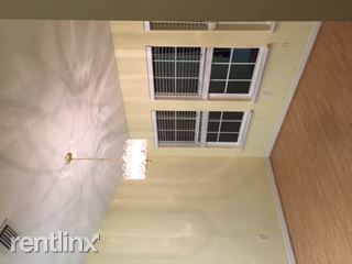 Building Photo - 1810 Waterford Dr