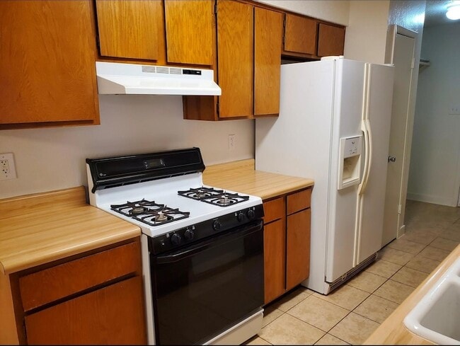 Building Photo - 1109 Hyridge St