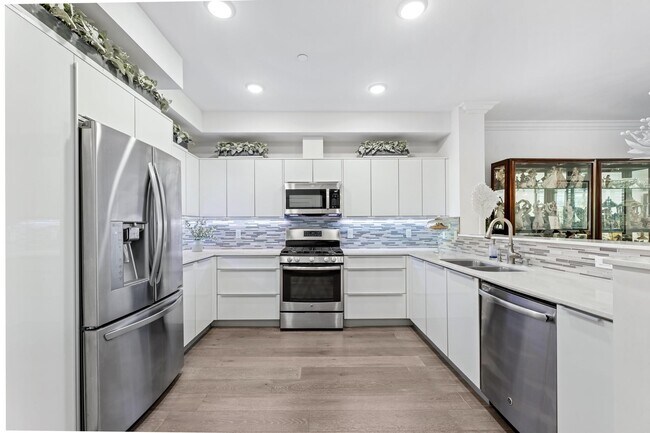 Foto del edificio - 5253 Vantage Ave