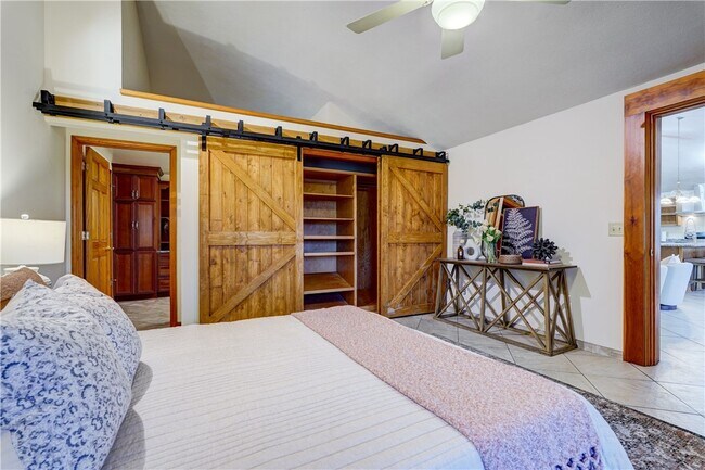 Foto del edificio - 2654 Whalen Rd