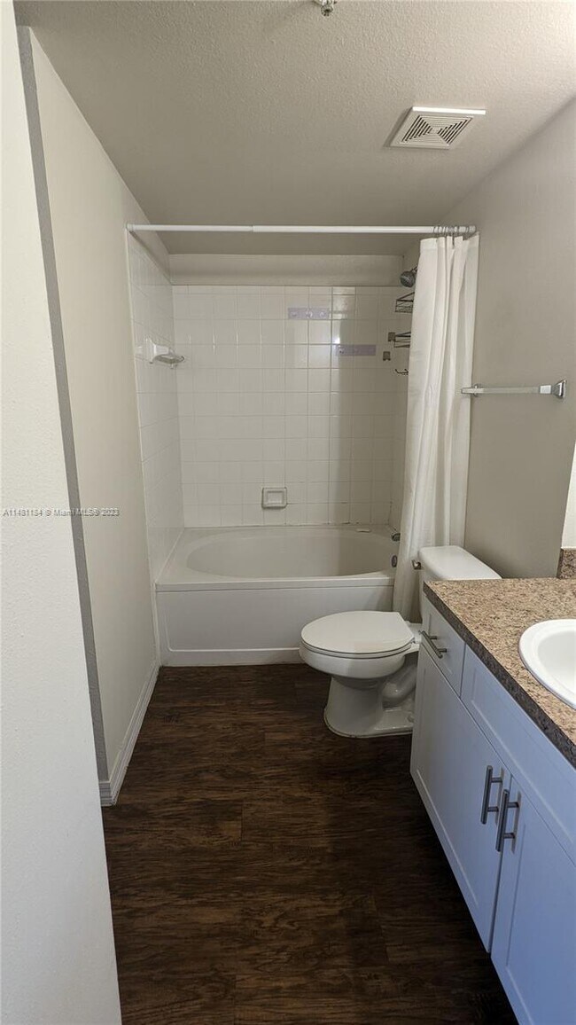 Foto del edificio - 220 SW 116th Ave