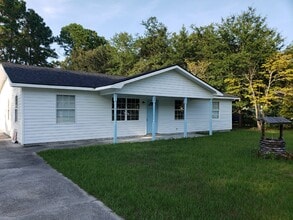 Building Photo - 646 Lee Rd