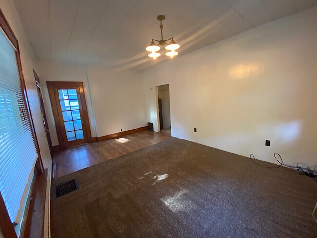 Foto del edificio - 714 N Van Buren St