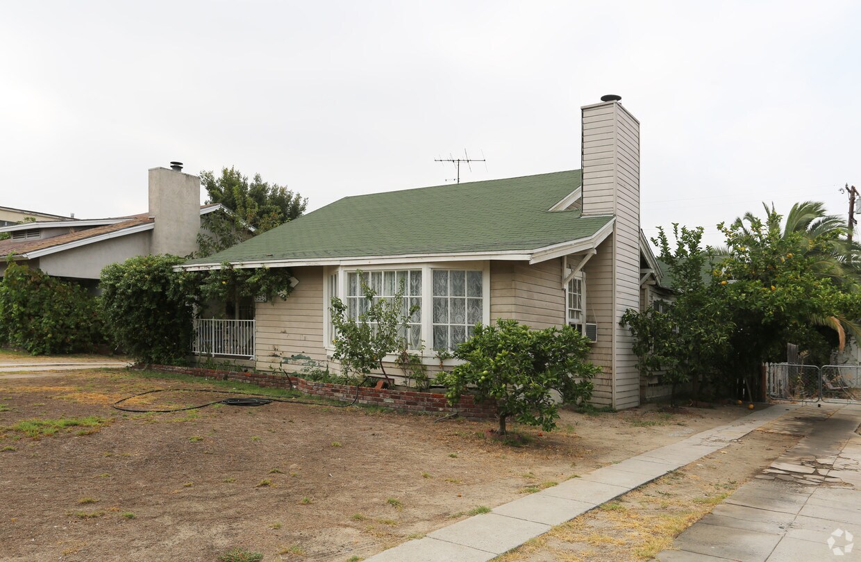 Building Photo - 356 W Doran St