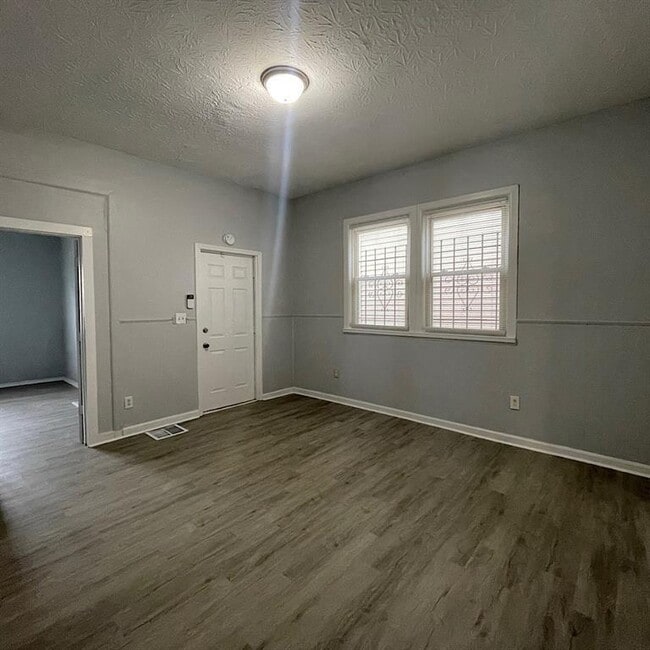 Building Photo - 51 Schiller St
